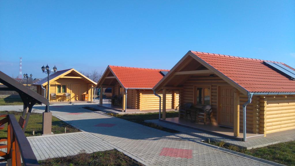 Tuzséri Pálinka Tanya Exterior foto